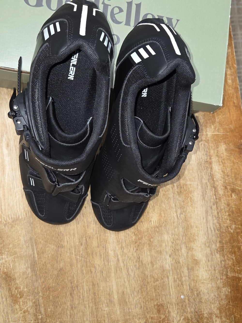 Men's FENLERN Black Cycling Shoes with Secure Straps - Picture 2 of 4